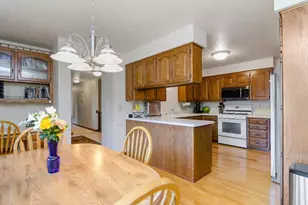 1421 Harbor Springs Cir, Green Bay, WI 54311 - Photo 20