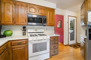 1421 Harbor Springs Cir, Green Bay, WI 54311 - Photo 18
