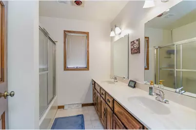 1421 Harbor Springs Circle, Green Bay, WI 54311 - Photo 36
