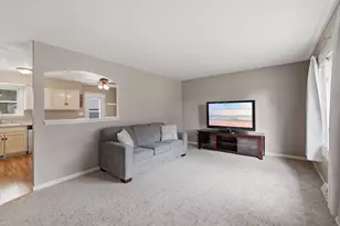 1213 W 11th Ave, Oshkosh, WI 54902 - Photo 4