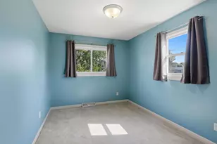 1213 W 11th Ave, Oshkosh, WI 54902 - Photo 14