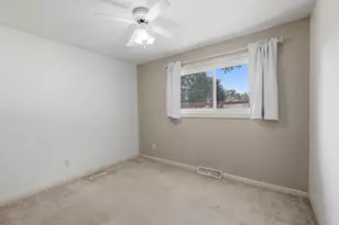 1213 W 11th Ave, Oshkosh, WI 54902 - Photo 16