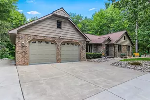 3512 Blackberry Ln, Green Bay, WI 54313 - Photo 4