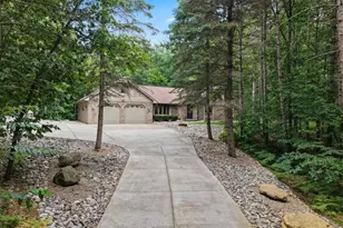 3512 Blackberry Ln, Green Bay, WI 54313 - Photo 8