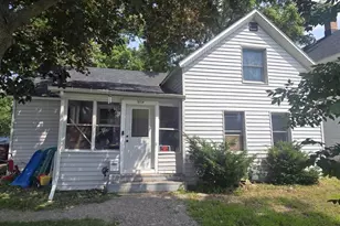 614 Broad St, Oshkosh, WI 54901 - Photo 1