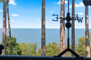 5299 Sunset Bluff Dr, Green Bay, WI 54311 - Photo 4