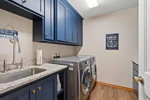 5299 Sunset Bluff Dr, Green Bay, WI 54311 - Photo 40