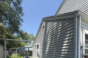 1031 Clay St, Green Bay, WI 54302 - Photo 2