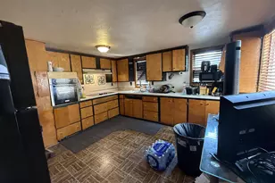 1031 Clay St, Green Bay, WI 54302 - Photo 4