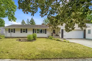 122 Fanna St, Fond du Lac, WI 54935 - Photo 2
