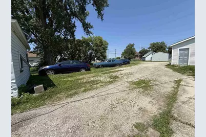 911 Smith Street, Green Bay, WI 54302 - Photo 4