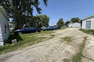 911 Smith St, Green Bay, WI 54302 - Photo 4
