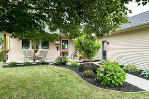 3238 Isaac Ln, Oshkosh, WI 54902 - Photo 4