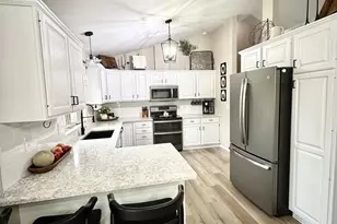 3238 Isaac Ln, Oshkosh, WI 54902 - Photo 10