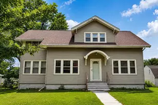 414 S 3rd Ave, Onalaska, WI 54650 - Photo 1
