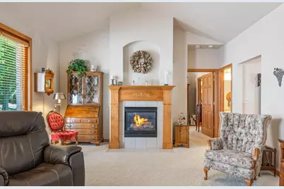 1048 Coronado Court, Oneida, WI 54155 - Photo 8
