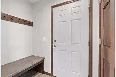 1800 Southland Lane, New London, WI 54961 - Photo 2