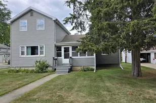 135 E Scott St, Fond du Lac, WI 54935 - Photo 1
