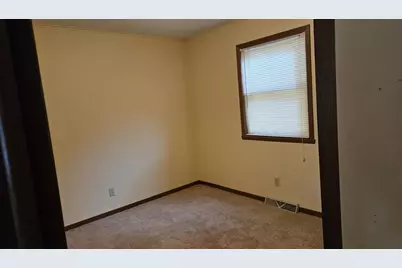 135 E Scott Street, Fond du Lac, WI 54935 - Photo 16
