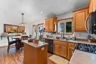 2337 Samantha St, De Pere, WI 54115 - Photo 10