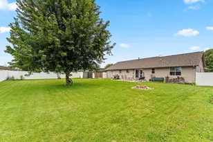 2337 Samantha St, De Pere, WI 54115 - Photo 24