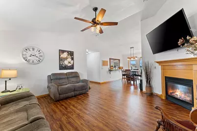 2337 Samantha Street, De Pere, WI 54115 - Photo 2