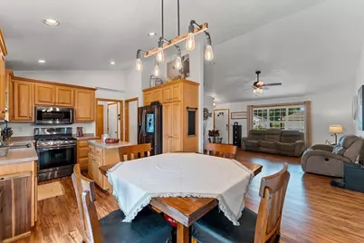 2337 Samantha Street, De Pere, WI 54115 - Photo 6