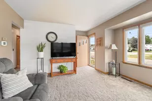 529 Breckenridge St, Mayville, WI 53050 - Photo 4