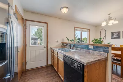 365 Lilac Street, Oshkosh, WI 54902 - Photo 4