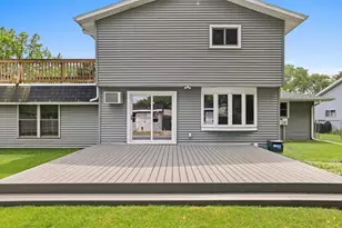 1248 April Ln, Green Bay, WI 54304 - Photo 6