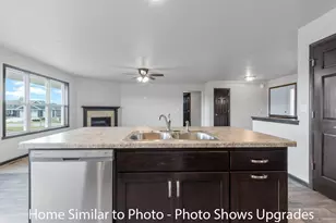 1268 Putnam Dr, Pulaski, WI 54162 - Photo 8