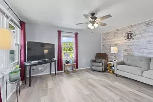 647 E Scott St, Fond du Lac, WI 54935 - Photo 10
