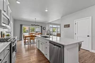 3635 Golden Hill Court, Appleton, WI 54913 - Photo 6