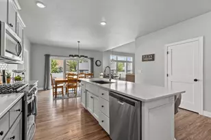 3635 Golden Hill Ct, Appleton, WI 54913 - Photo 6
