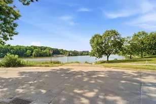 10 Green Bay Ct, Appleton, WI 54911 - Photo 2