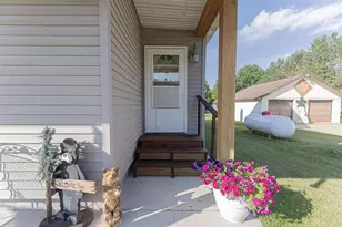 650 Schabow St, Gresham, WI 54128 - Photo 6