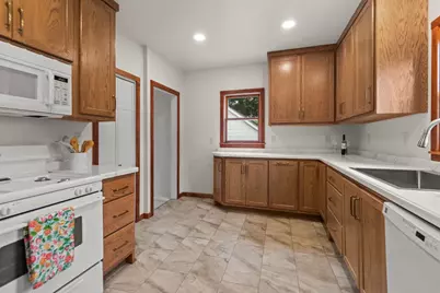 120 E Commercial Street, Appleton, WI 54911 - Photo 18