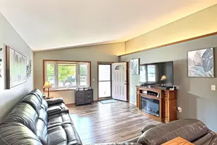 1821 Ohio St, Oshkosh, WI 54902 - Photo 2