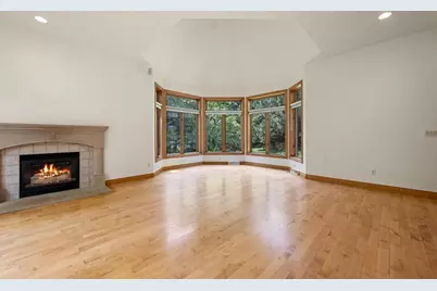 2941 S Telemark Circle, Green Bay, WI 54313 - Photo 6
