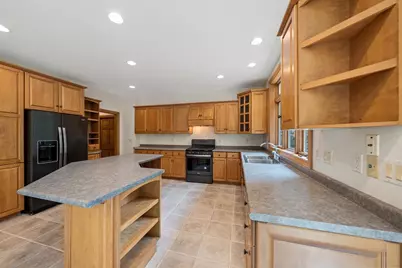 2941 S Telemark Circle, Green Bay, WI 54313 - Photo 16