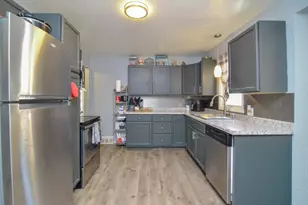 816 E Harrison St, Appleton, WI 54915 - Photo 8