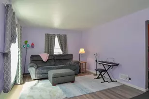816 E Harrison St, Appleton, WI 54915 - Photo 2