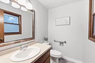 1698 Beaver Dam Dr, Green Bay, WI 54304 - Photo 14