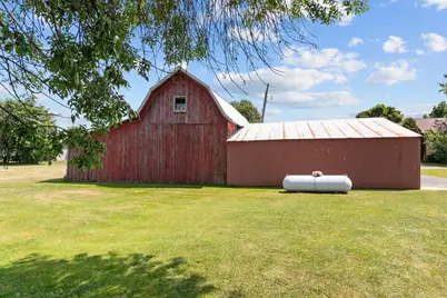 W6576 Manitowoc Road, Menasha, WI 54952 - Photo 6