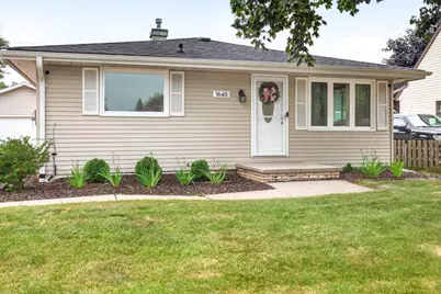 1645 E Roeland Avenue, Appleton, WI 54915 - Photo 2