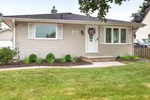 1645 E Roeland Ave, Appleton, WI 54915 - Photo 2