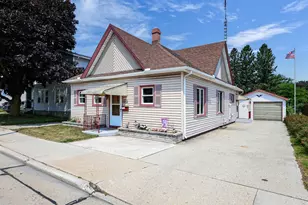 1514 22nd St, Two Rivers, WI 54241 - Photo 1