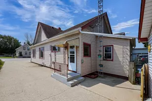 1514 22nd St, Two Rivers, WI 54241 - Photo 4