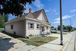 1514 22nd St, Two Rivers, WI 54241 - Photo 2
