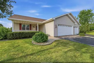 120 Southlake Cir, Fond du Lac, WI 54935 - Photo 1